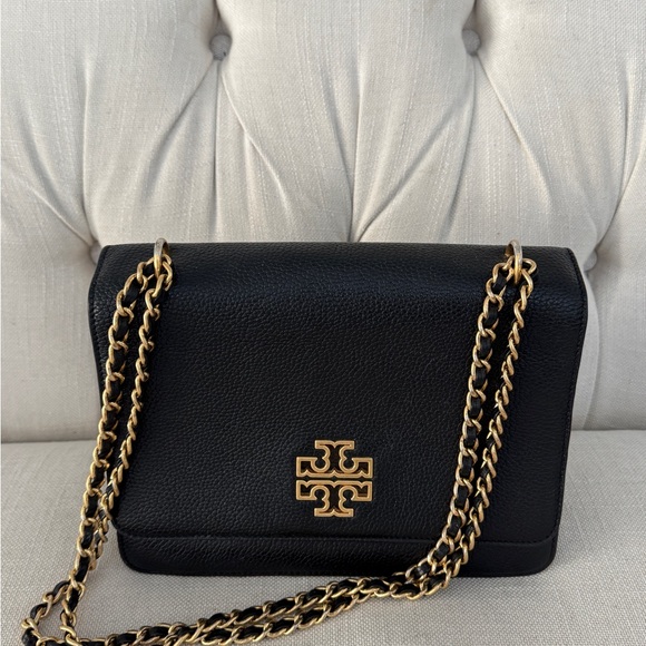 Tory Burch Handbags - Tory Burch Black Leather Chain Shoulder Bag